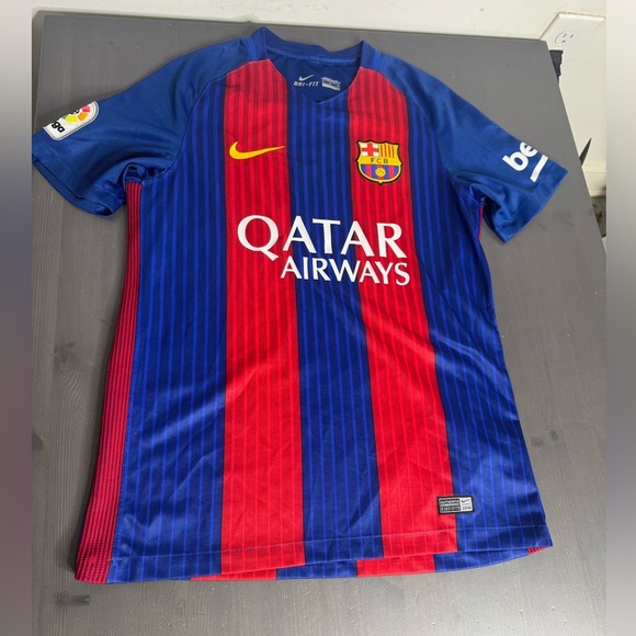 Nike Men’s FC Barcelona Red and Blue Messi Jersey - Picture 3 of 8